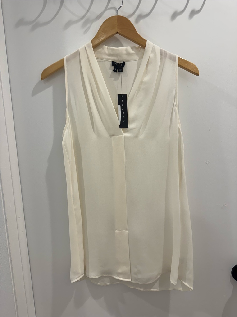 NWT Theory Hylin Silk V Neck Sleeveless Blouse White S